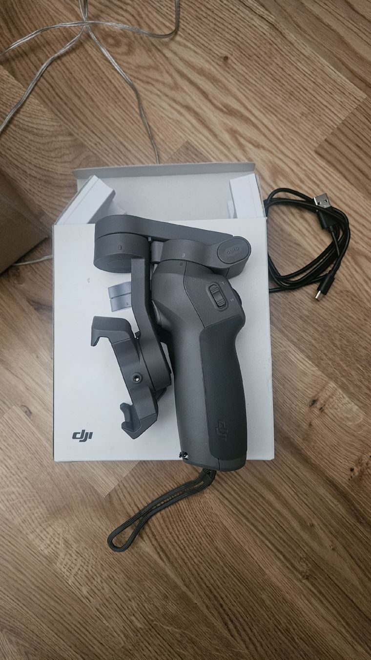 DJI Action Cam: DJI Osmo Mobile 3 Gimbal Stabilizer w/ Accessories – Usato da Sachseln venduto da laz_65cg 1