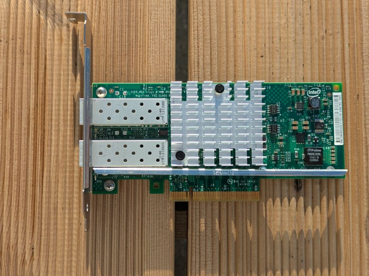 Intel Unità & Adattatore: Intel Ethernet Server Adapter X520-DA2 10 Gig SFP+ PCIe – Usato da Zürich venduto da nic_sn9p