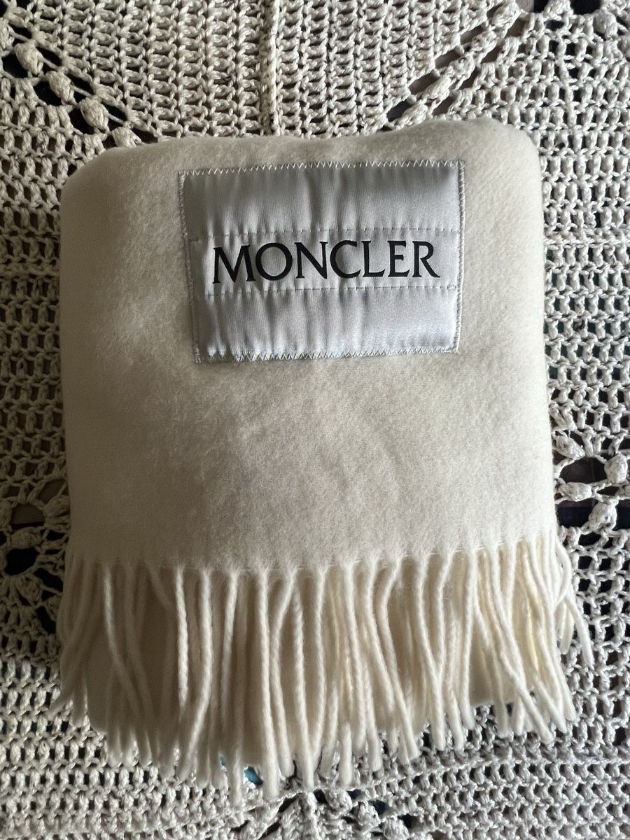 Moncler Foulard & Sciarpe: MONCLER Schal weiss – Nuovo e nell'imballaggio originale da Meilen venduto da Philin8037 2