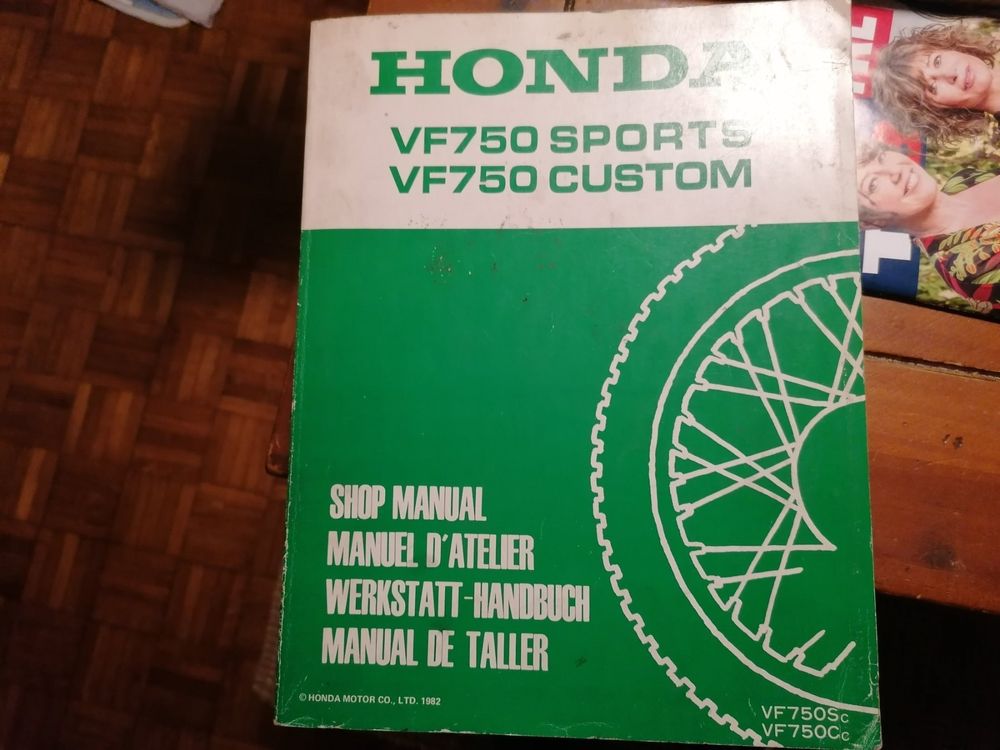 Honda VF 750 Sports/ Custom 1982 oldtimer motorrad GB/D/F/E Kaufen