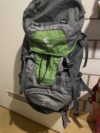 Deuter Futura 32 Rucksack grau-gruen guter Zustand