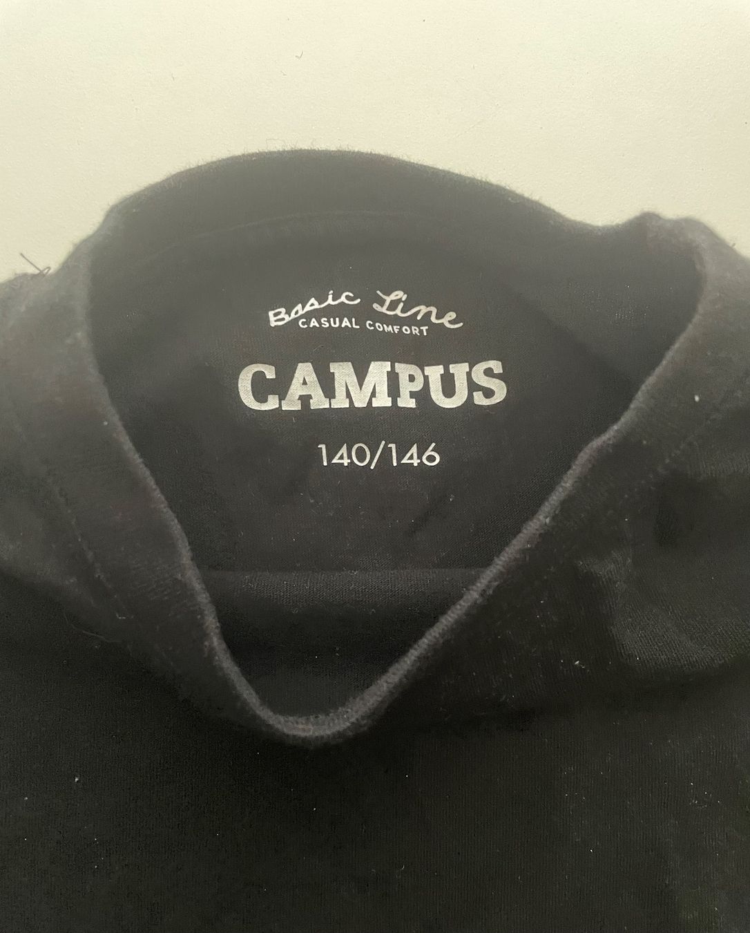 Camicie, T-shirt & Polo: Schwarzes T-Shirt Campus Basic Line, Grösse 140/146 Top – Usato da Winterthur venduto da crave 2