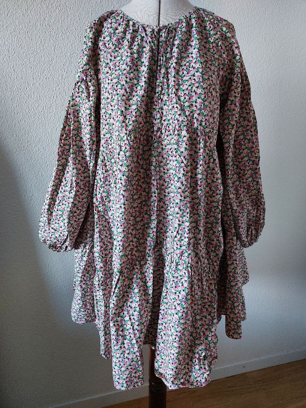 H&M Vestiti: H&M Blumen Kleid Gr M Sommer – Usato da Horgen venduto da prinza
