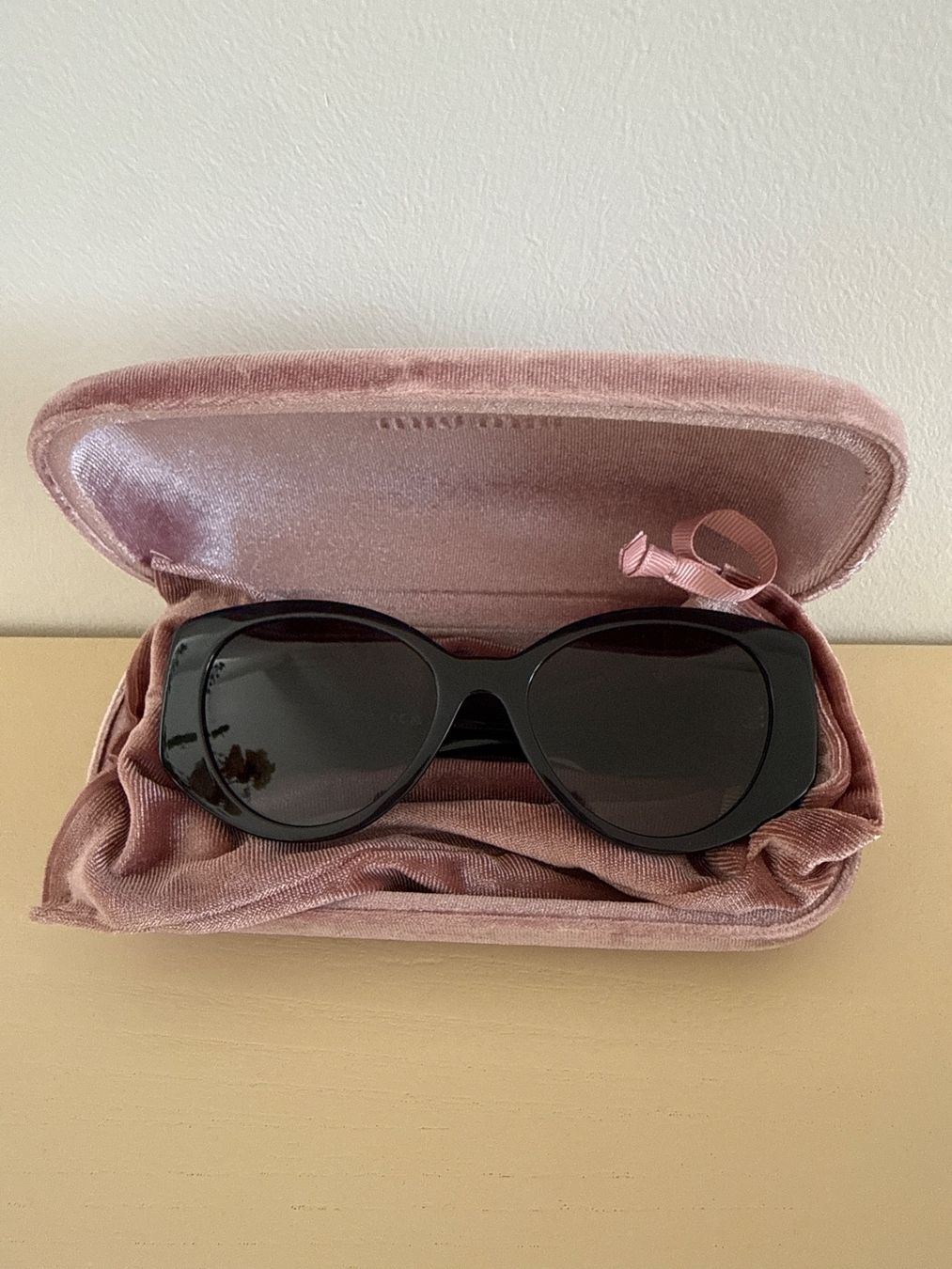 Miu Miu Occhiali & Lenti: Miu Miu Sonnenbrille – Usato da Wädenswil venduto da vilgar 4