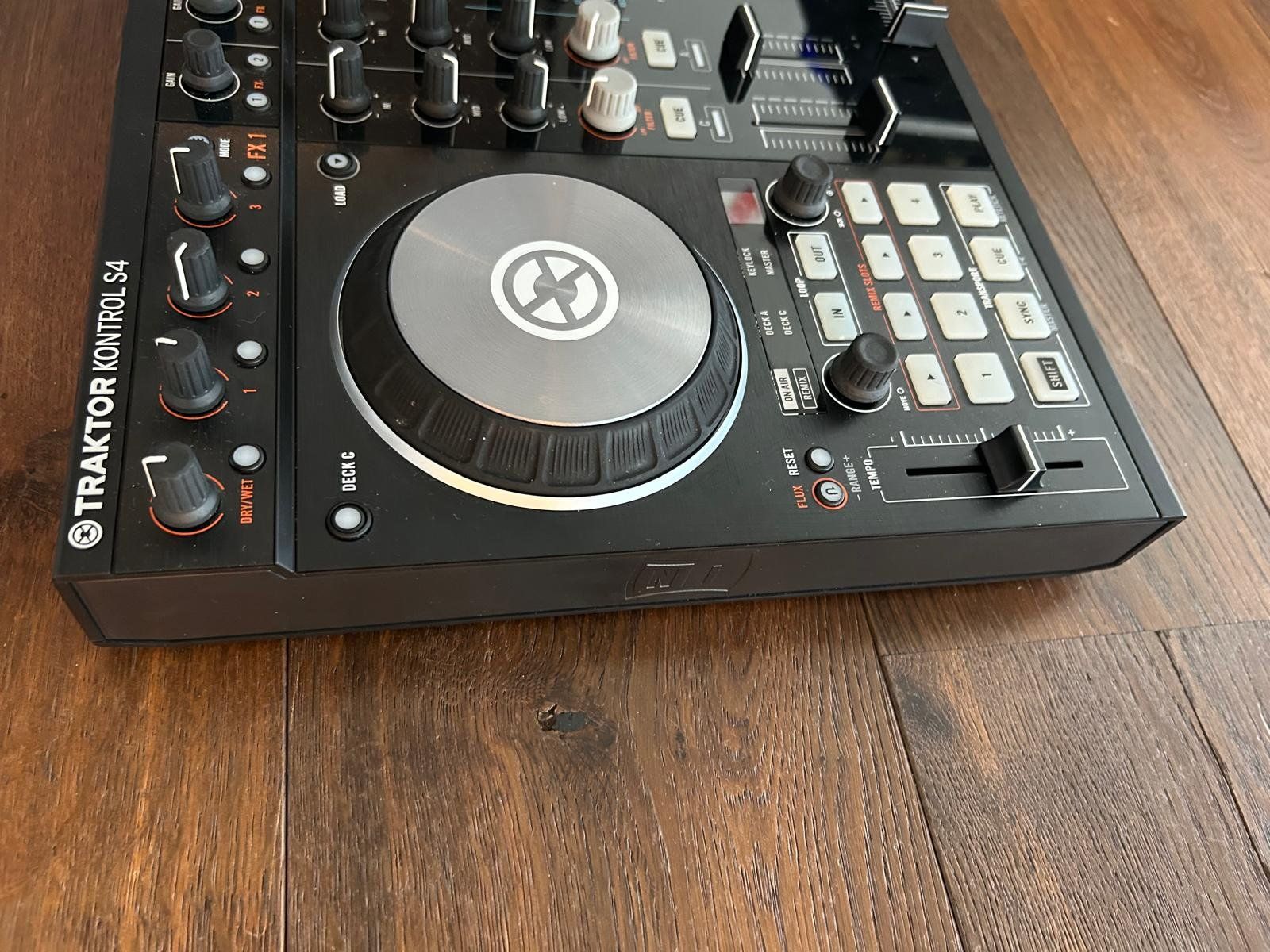 Traktor Console di mixaggio: Native Instruments Traktor Kontrol S4 MK2 – Usato da Herrliberg venduto da sel_kxy2 4