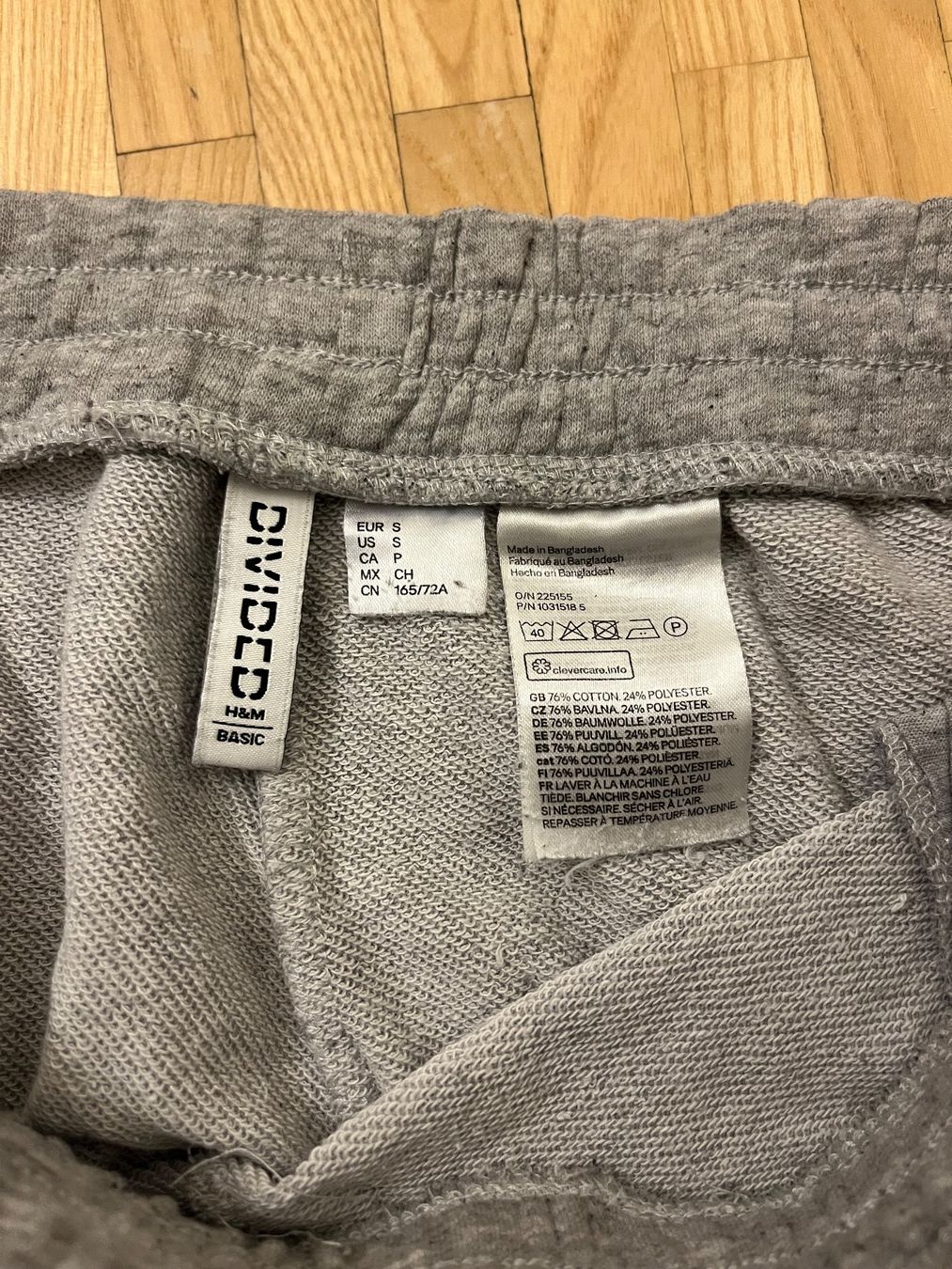H&M Pantaloni: H&M Basic Shorts, Grau, Grösse S – Usato da Winterthur venduto da svaneyck 2