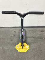 Root Type R Mini Stunt Scooter Rainbow in gutem Zustand