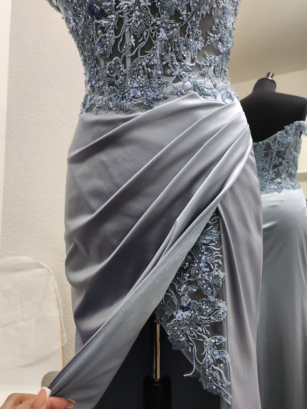 Vestiti: light Dusty Blue Kleid(graublau) – Nuovo (secondo la descrizione) da Uster venduto da VMT. 2