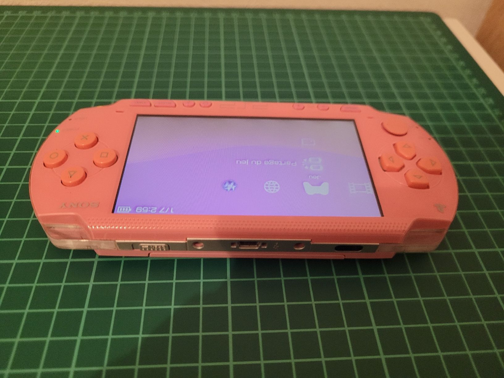Sony Konsolen: PSP Pink, 64GB Memory Card, Case - Great Condition! – Gebraucht aus Meyrin von Retro-GZ 4
