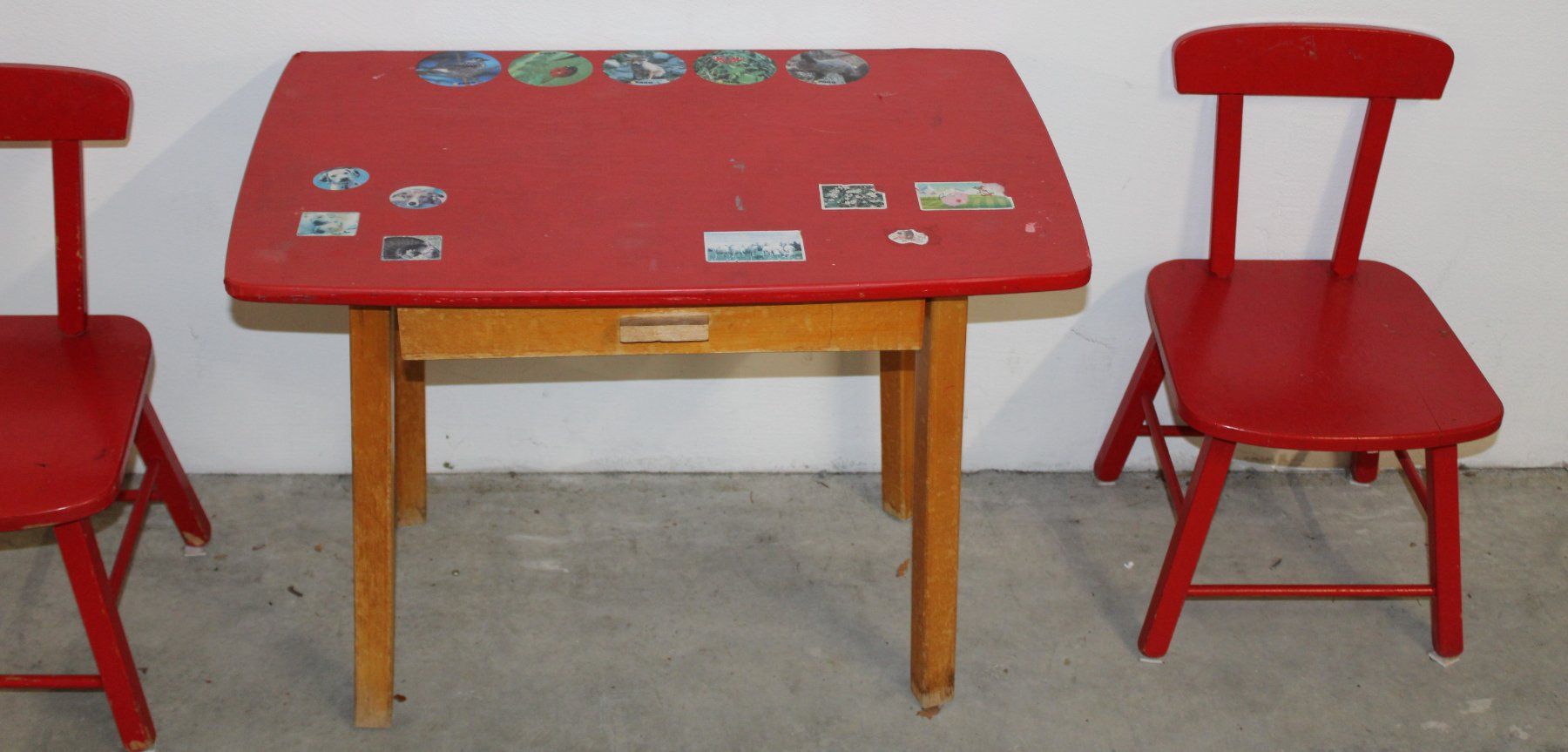 Set di tavolo e panche: Kindertisch mit 2 Stühlen (S) – Usato da Schaan venduto da antikes_und_kurioses 3