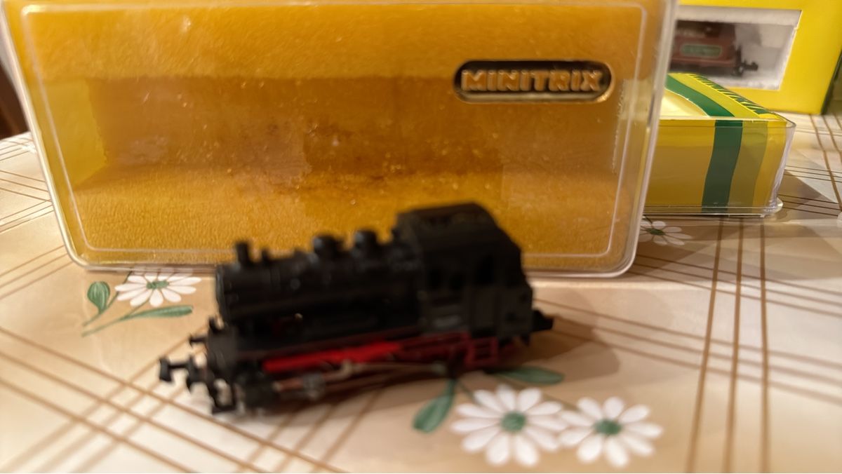 Trix Modellini di ferrovie: Minitrix Dampflokomotive 89005 – Usato da Wohlen AG venduto da NincoA-Z