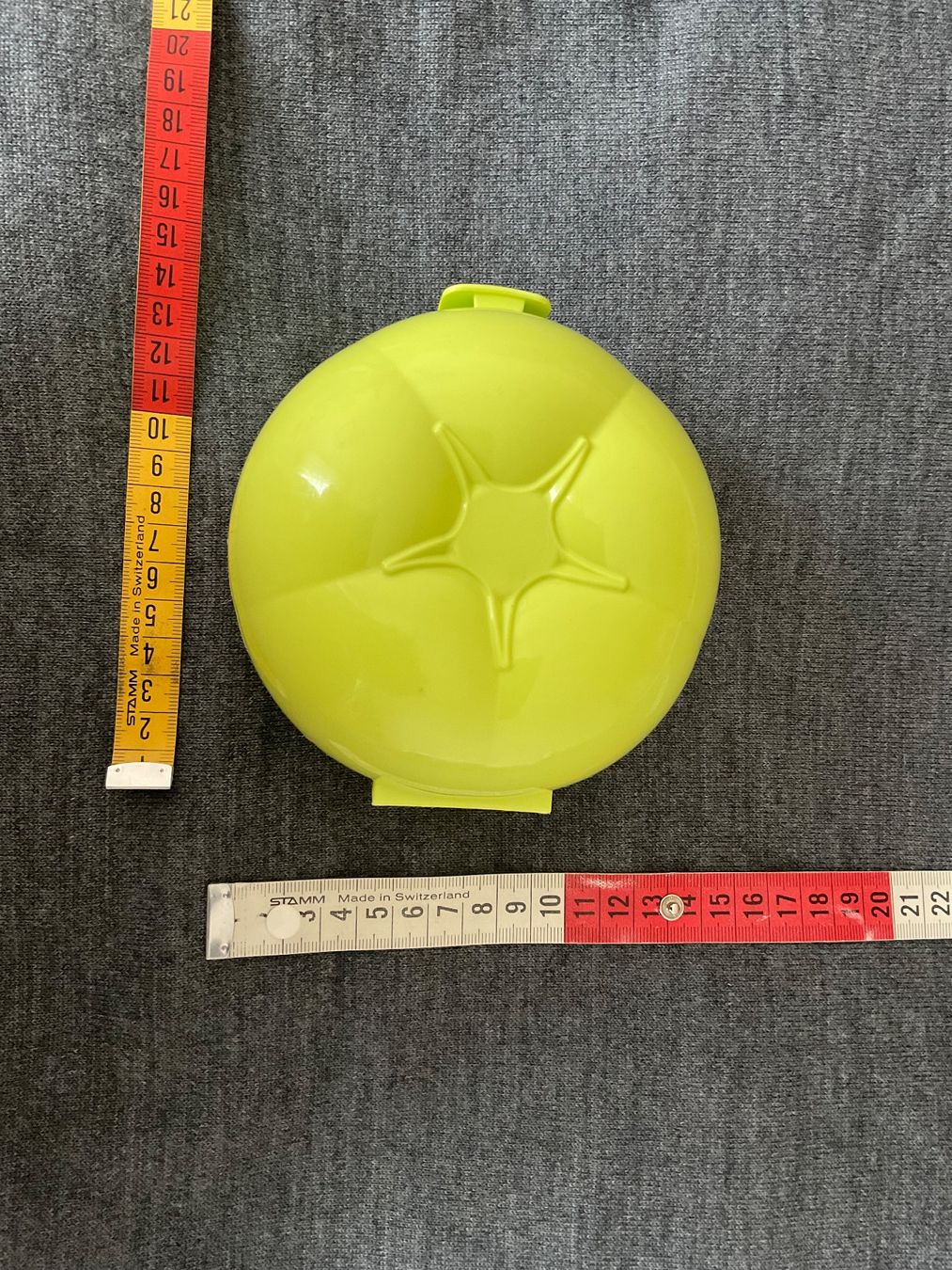 Tupperware Contenitori & Simili: Frucht Behälter, Biskuits, Tupperware, DM 13 cm, H9 – Usato da Regensdorf venduto da Polo101 1
