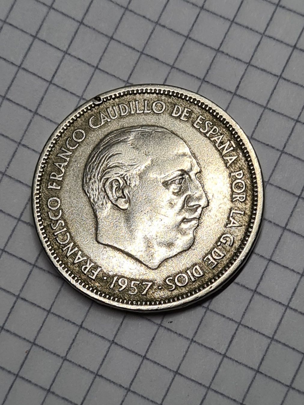 Alle Münzen: 25 Pesetas 1957 mit leichter Einkerbung – Gebraucht aus Contra von Lylou0