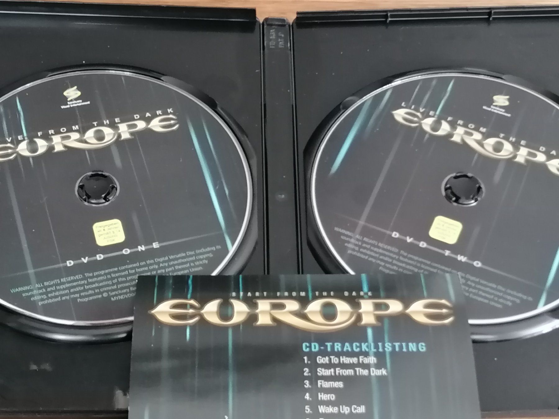 Tutti i DVDs: Live From The Dark - EUROPE - 2 DVD – Usato da Basel venduto da vintagecollector 2