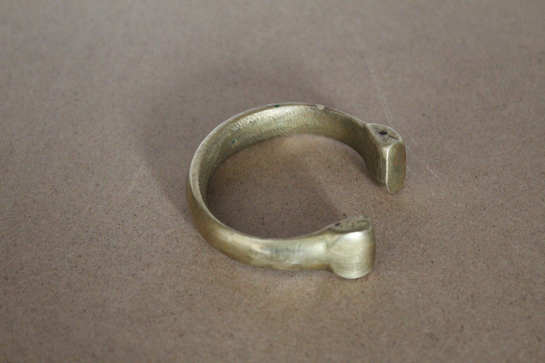 Bracciali & Braccialetti: Massiver Messing Armreif – Usato da Locarno venduto da madame-tus-sauds 4