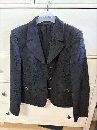 Blazer mit Blumendetails🖤