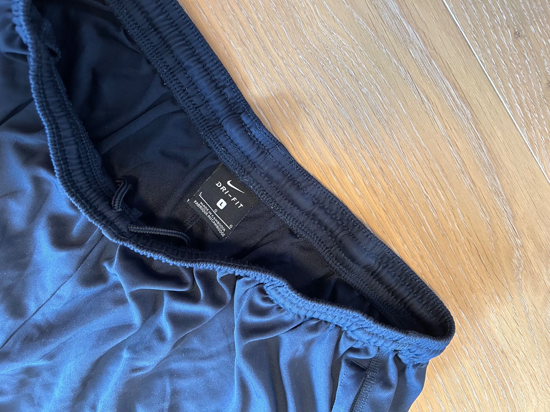 Nike Pantaloni: FCZ Hosen – Usato da Uerikon venduto da Petersli 1