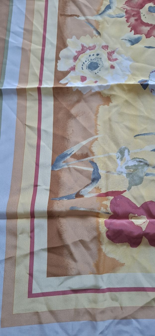 Foulard & Sciarpe: Seidentuch/ Schal Blumenmuster – Usato da Mellingen venduto da lathei 1