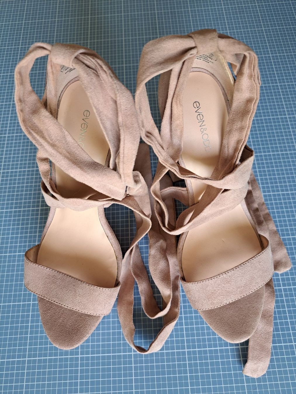 Scarpe da donna: High-Heels mit Schnürung Gr. 37 – Usato da Oetwil am See venduto da Kuechenzeit
