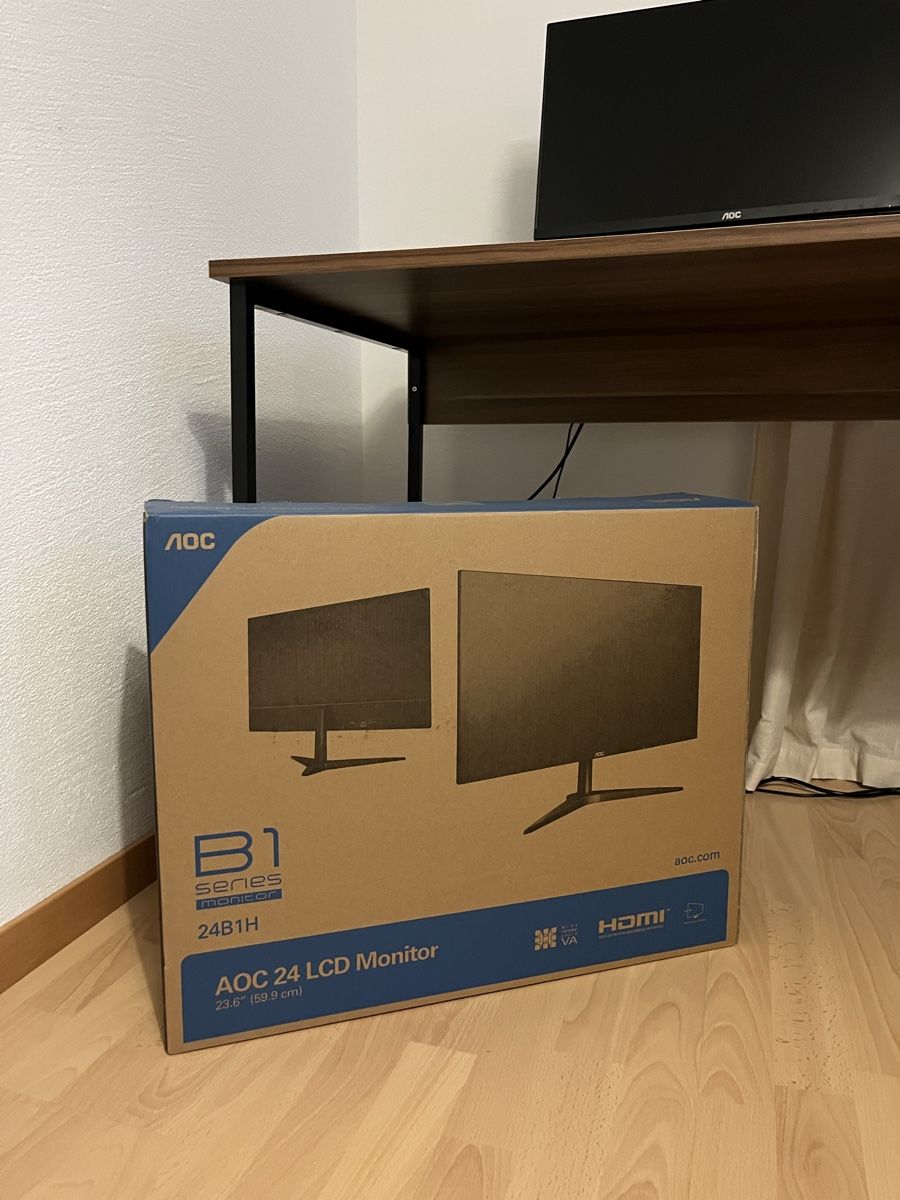 AOC Monitor: Monitor, Tastatur, Mousepad und Maus – Usato da Domat/Ems venduto da nad_sp203 2