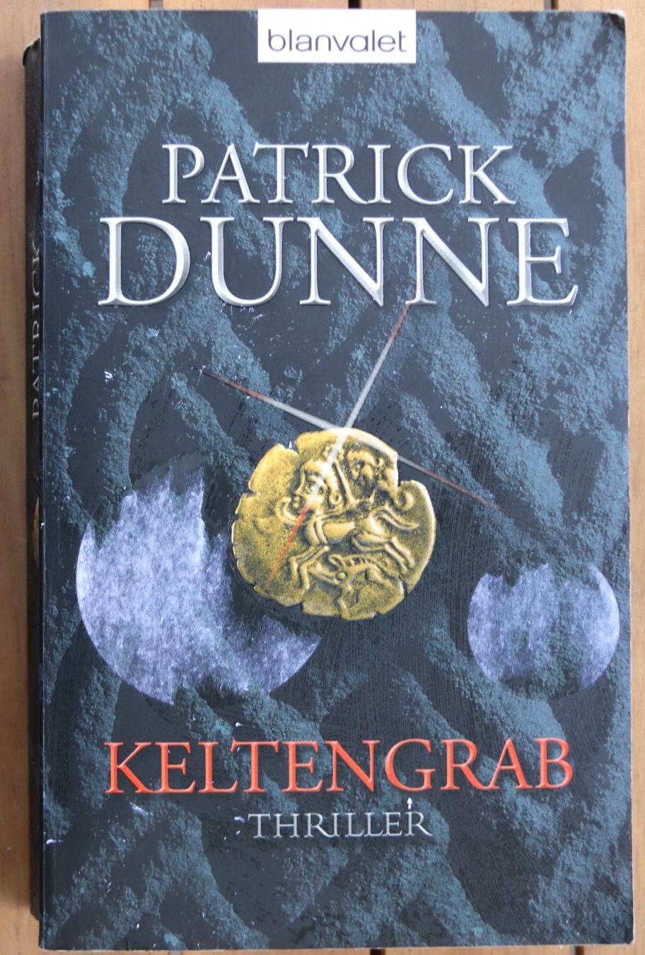 Bücher: Keltengrab von Patrick Dunne – Gebraucht aus Glattfelden von Vrenely