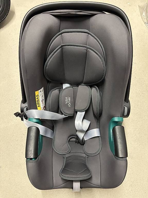 Seggiolini per auto: Babyschale Britax Römer Baby-Safe – Usato da Teufen AR venduto da yelly-belly