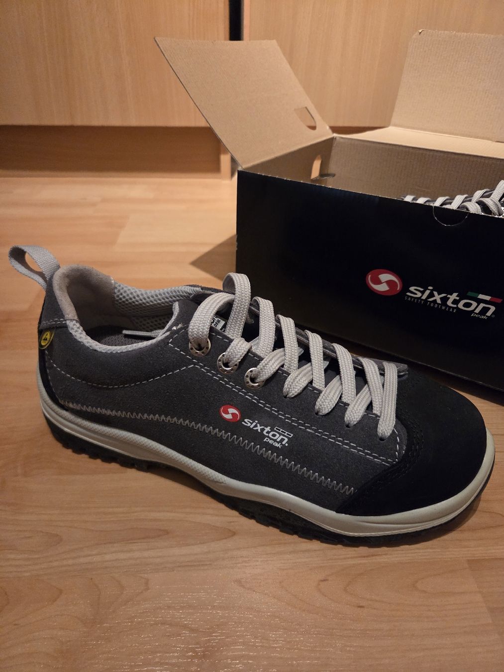 Scarpe da uomo: Sixton Pasitos S3 SRC ESD Arbeitschuhe Grau Schwarz Gr. 39 – Nuovo e nell'imballaggio originale da Kappelen venduto da daxus21
