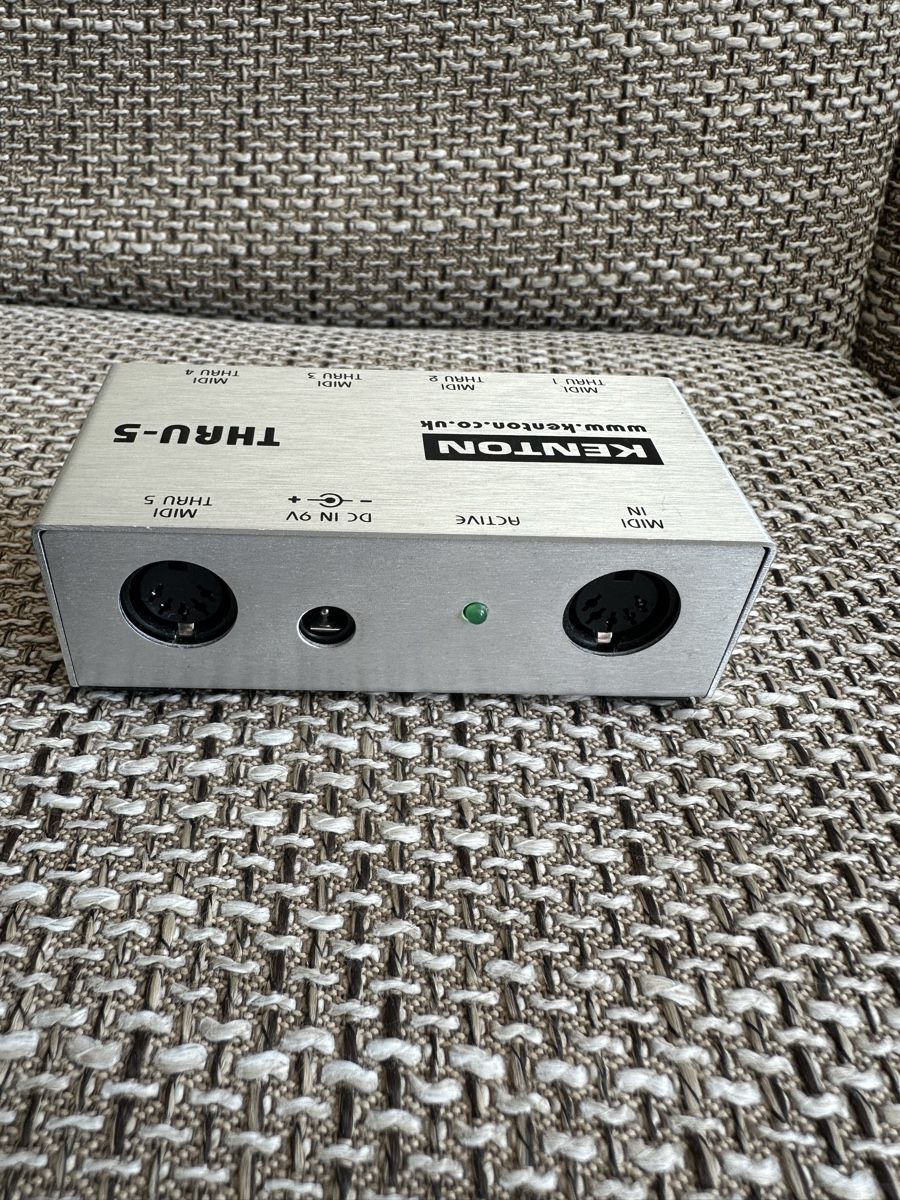 Strumenti musicali: Kenton MIDI Thru-5, Top Zustand – Usato da Schaffhausen venduto da man_n65x 2