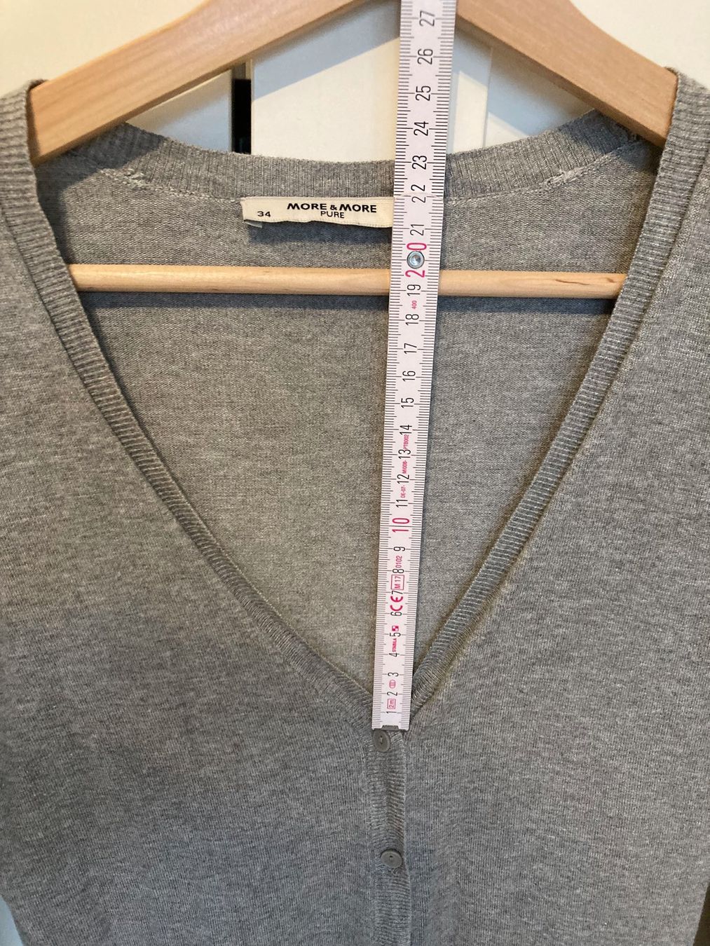 More & More Maglioni & Felpe: More&More Hellgraue Strickjacke, Gr. 34/36 – Usato da Zürich venduto da LisM. 7