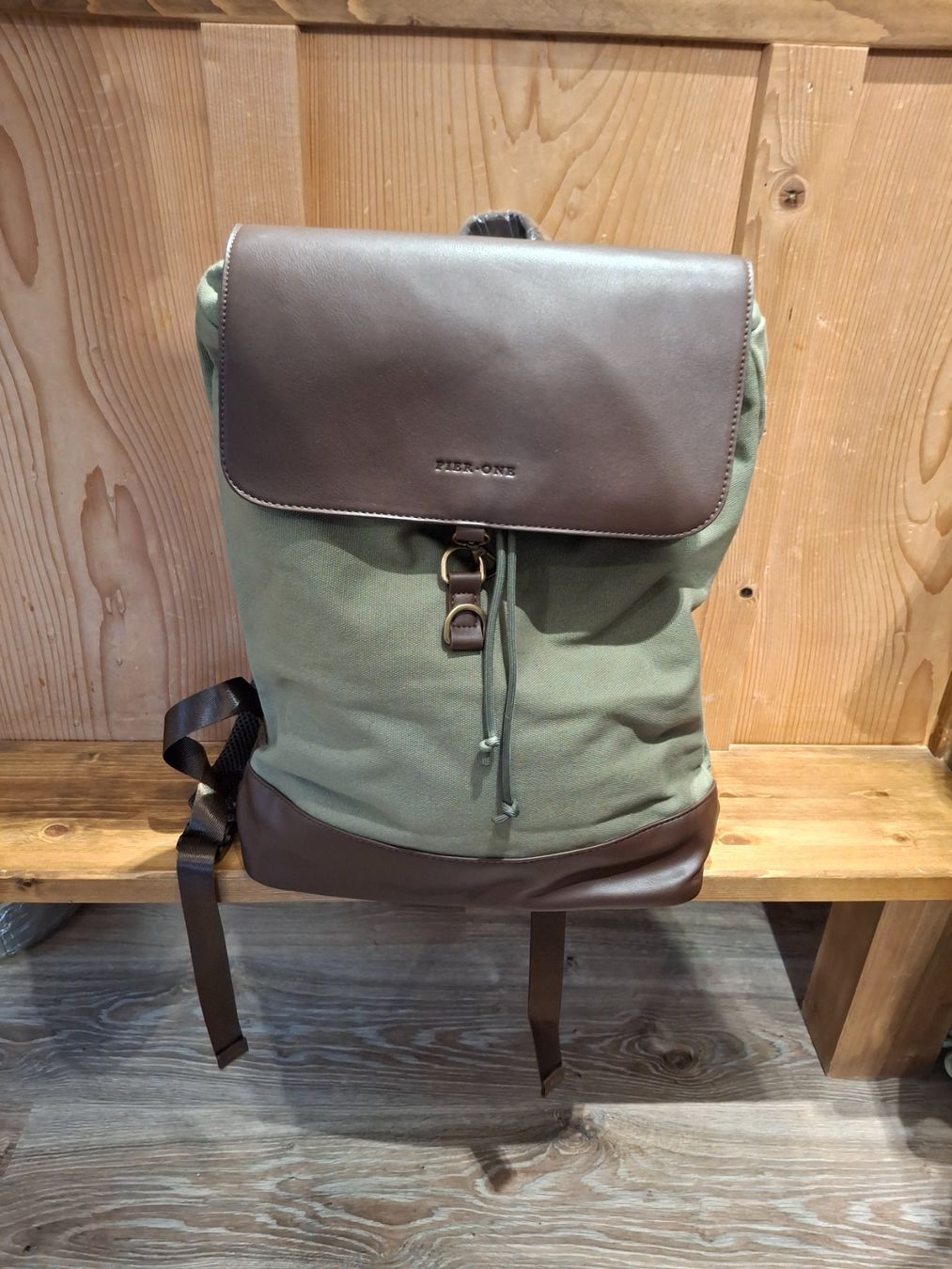 Zaini: Pier One Rucksack – Nuovo e nell'imballaggio originale da Oberhofen am Thunersee venduto da katka99