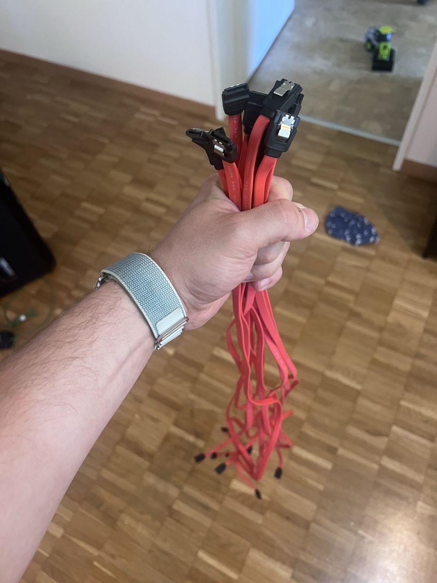 Cavi: 13x SATA Datenkabel 1 Meter – Konvolut / Bundle – Usato da Wädenswil venduto da dai_2bcv