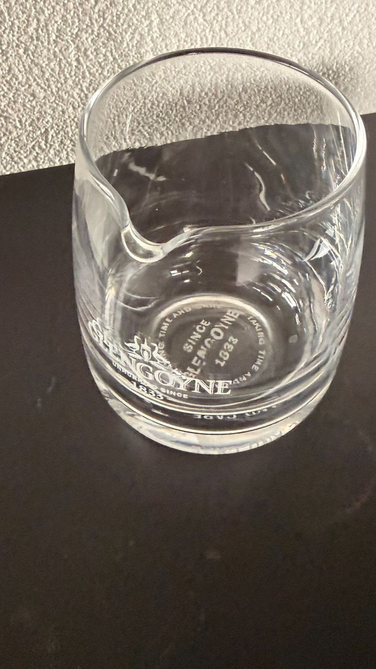 Karaffen: Whisky-Krügli aus Glas – Gebraucht aus Lommis von manmarmi
