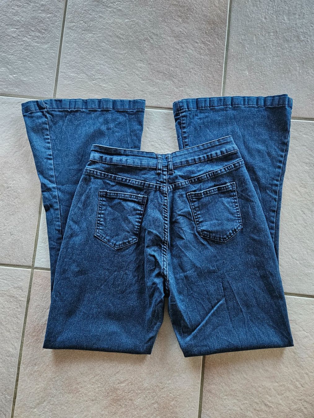 Jeans: Jeans taille M – Gebraucht aus Vétroz von sas_yln5 1