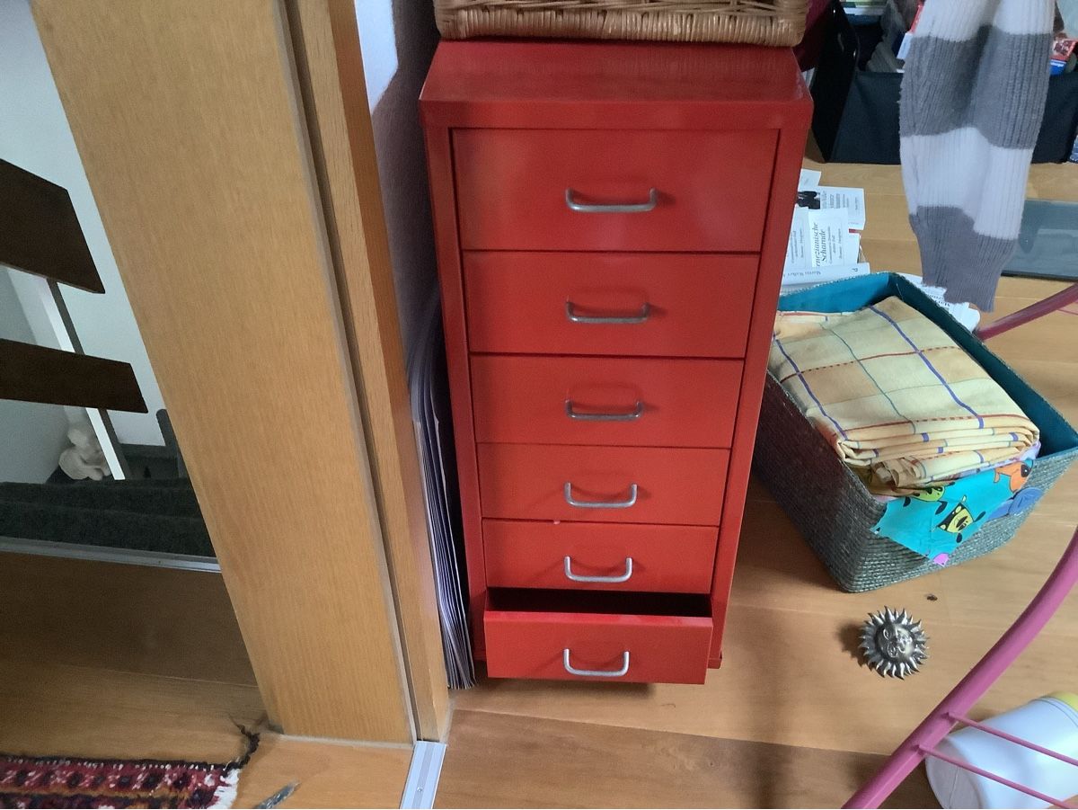 Banconi: Metalschrank mit Schublade – Usato da Veltheim AG venduto da mollilove