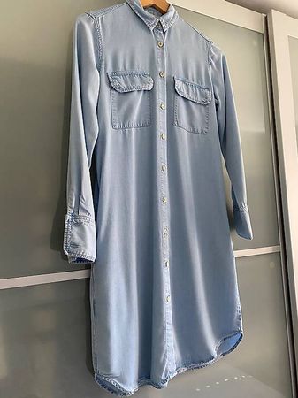  JOLIE ROBE FEMME MANGO EN JEAN CLAIR  CHF 20. 