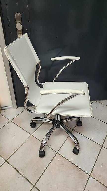 Sedie: Chaise de bureau en cuir blanc – Usato da Donneloye venduto da ire_767q 3