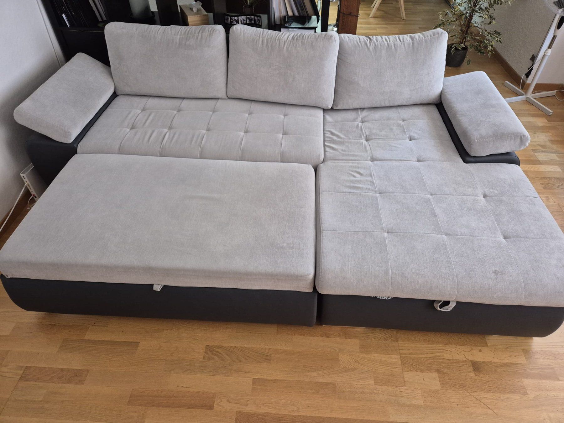 Conforama Divani: Schlafsofa mit Stauraum – Usato da Bern venduto da fff_clp5 2