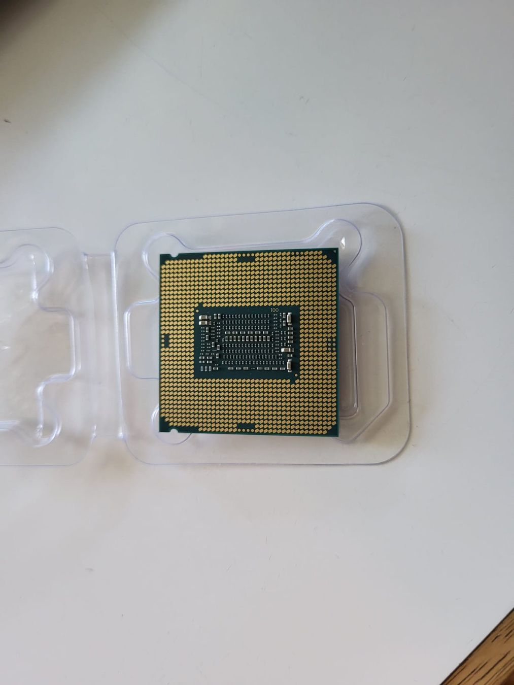Intel Composants électroniques: Intel Xeon E-2186G – D'occasion à Unterengstringen par CyberCore 1