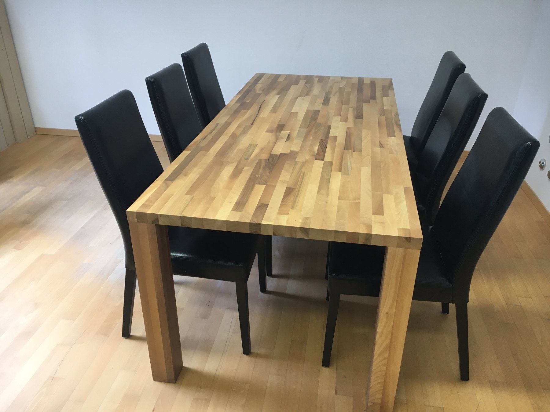 Set de table et chaises: Esstisch mit 6 Stühlen – D'occasion à Zürich par Gottseidank