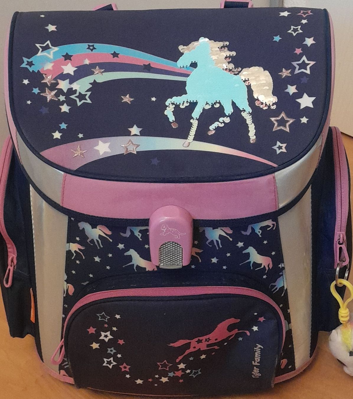 Kindertaschen: Schulthek Ranzen Einhorn mitwachsend  – Gebraucht aus Eglisau von Susanne2209