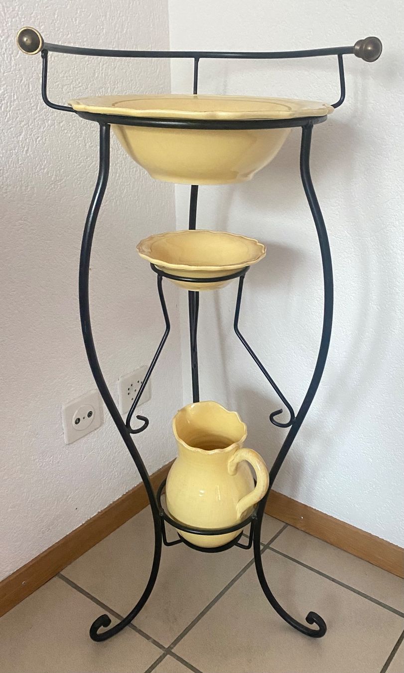 Kommoden: Schöner Waschtisch Italienische Design – Gebraucht aus Zäziwil von Emlea 3