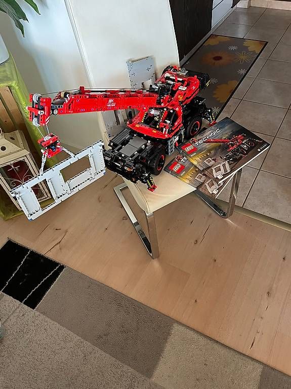 Lego Kit di costruzioni: Geländegängiger Kranwagen 42082 – Usato da Olten venduto da Einwegparadies