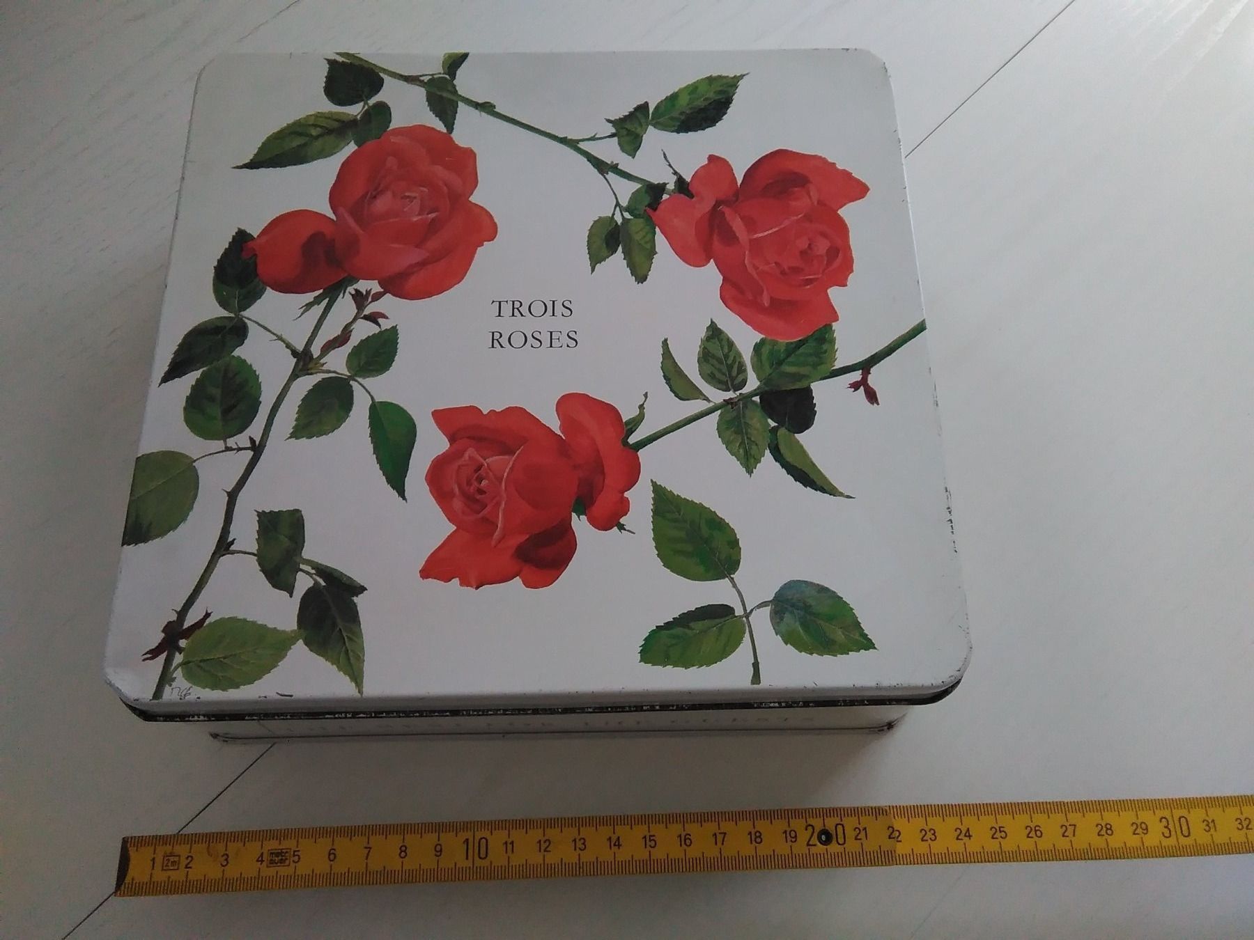 Tutte le decorazioni: Lot 4 Blechdosen – Usato da Buochs venduto da Jenymak 2