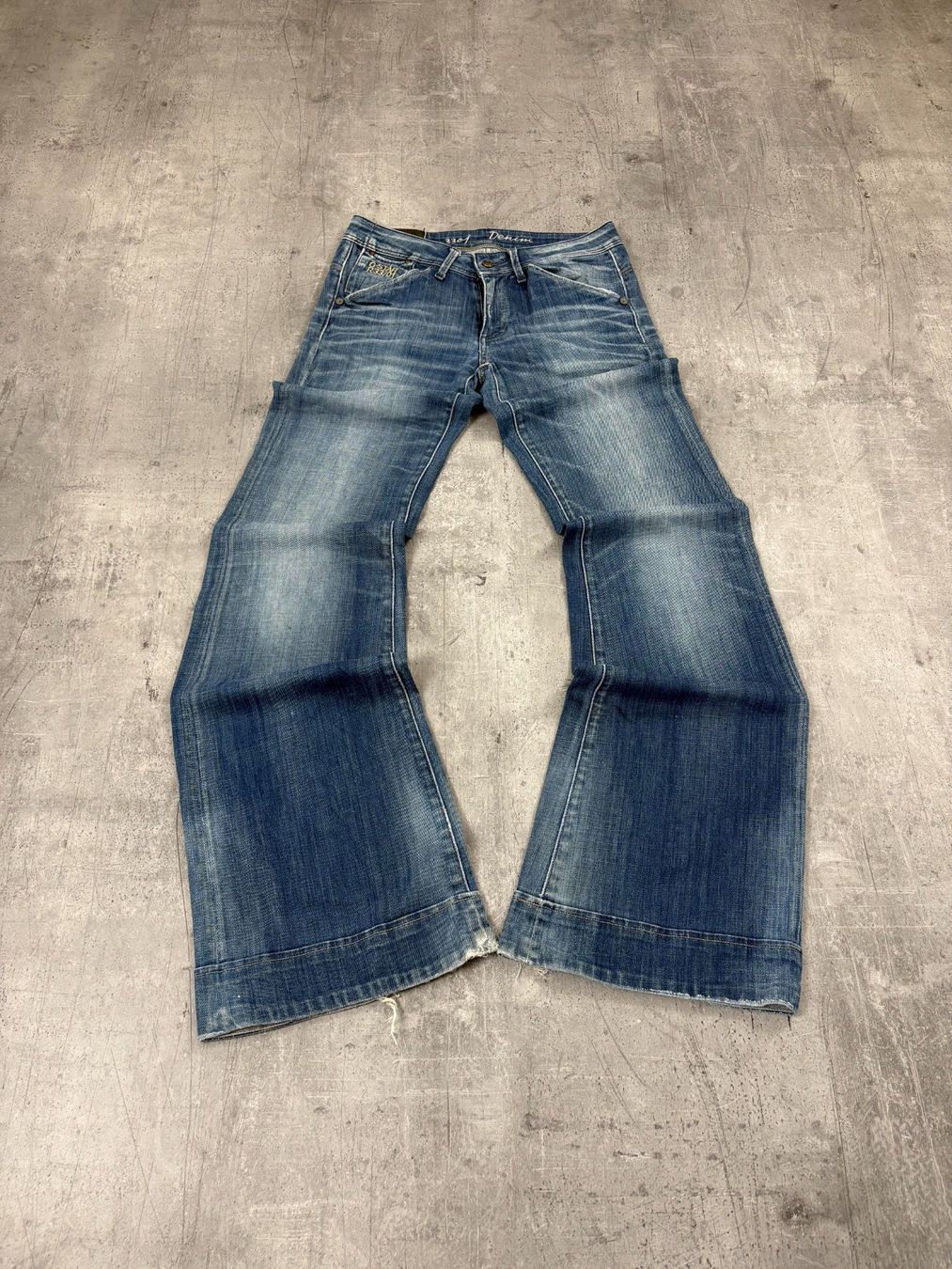 G-Star Jeans: Vintage G-Star Bootcut Flared Jeans (M) – Nuovo (secondo la descrizione) da Werdenberg venduto da hase.vintage 1