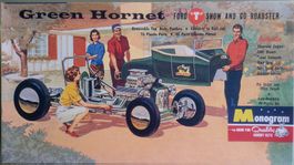 Monogram 29 Ford T SHOW & GO Roadster "Green Hornet" PC61