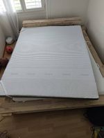 Bett mit Matratze 160 x 200