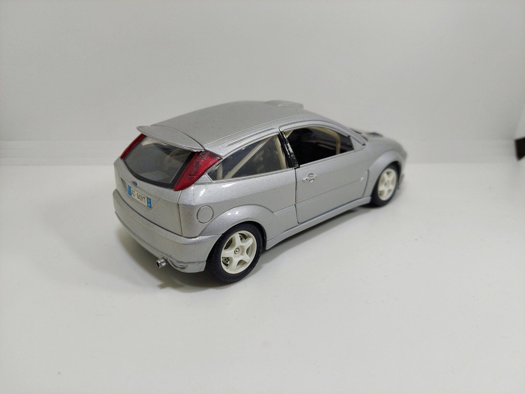 Bburago Modellini d'auto: 1:24 Ford Focus Burago – Usato da Cugnasco venduto da AndyAlfa 2