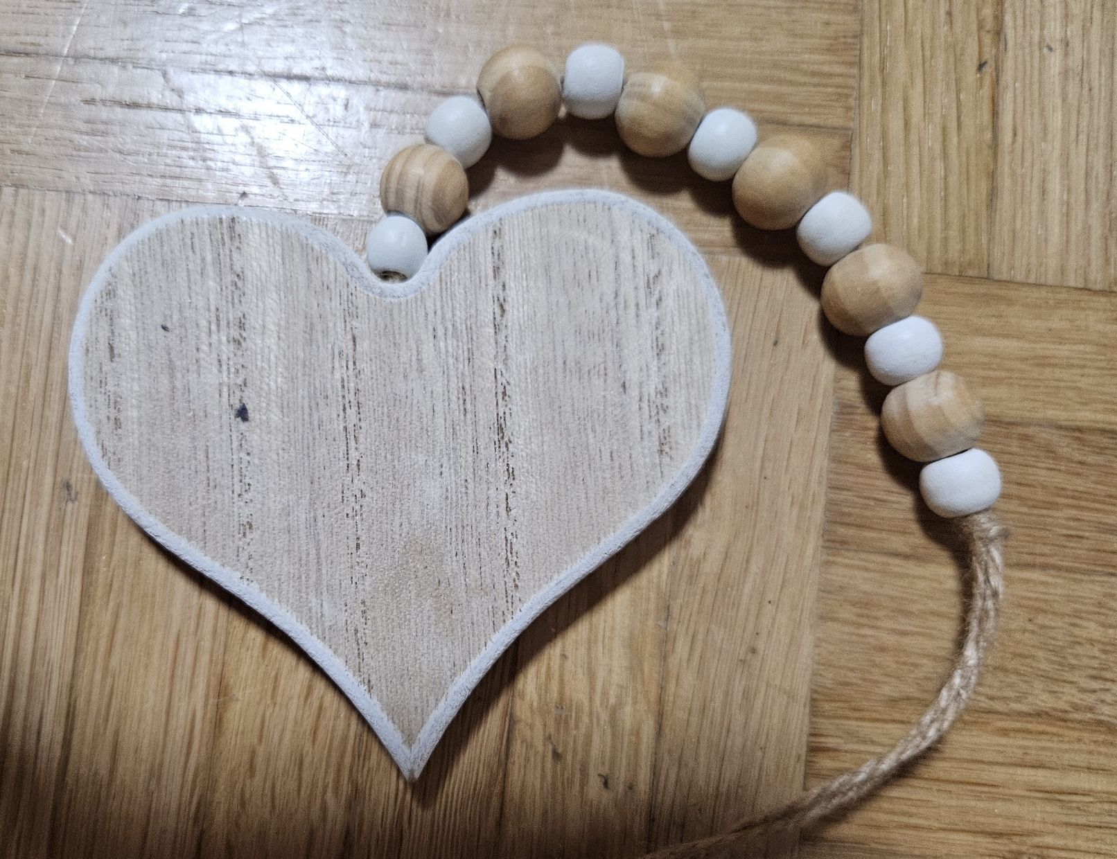 Tutte le decorazioni: Deko Holzherz mit Holzperlen, Handarbeit – Usato da Horw venduto da Zedy01 1