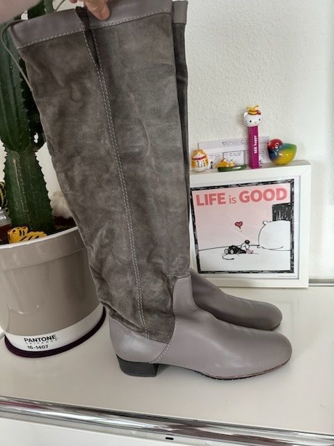 Baldinini Scarpe da donna: BALDININI Stiefel Velours Glatt Leder Grau 40 – Usato da Zuerich venduto da Moochie