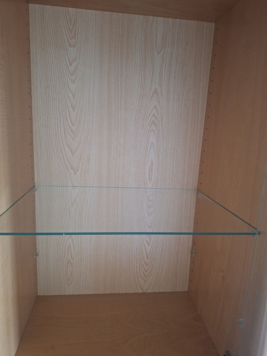 Vetrine: Vitrine Holz mit Glasfront und Schubladen – Usato da Stansstad venduto da Duracell__5 3